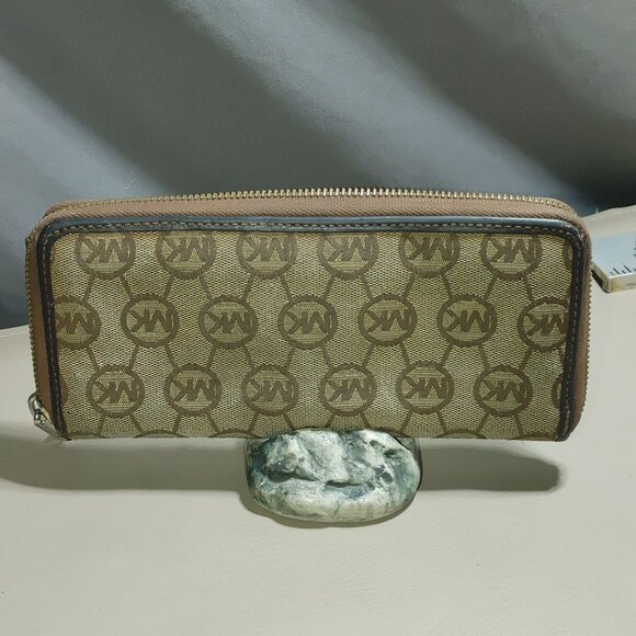 Michael Kors Jet Set Large Zip-Around Wallet Monogram Brown & Tan Canvas Leather - Picture 2 of 8